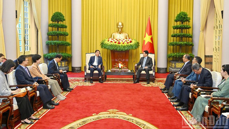 Chủ tịch nước Lương Cường tiếp Đặc phái viên của Tổng thống Hàn Quốc- Ảnh 1.