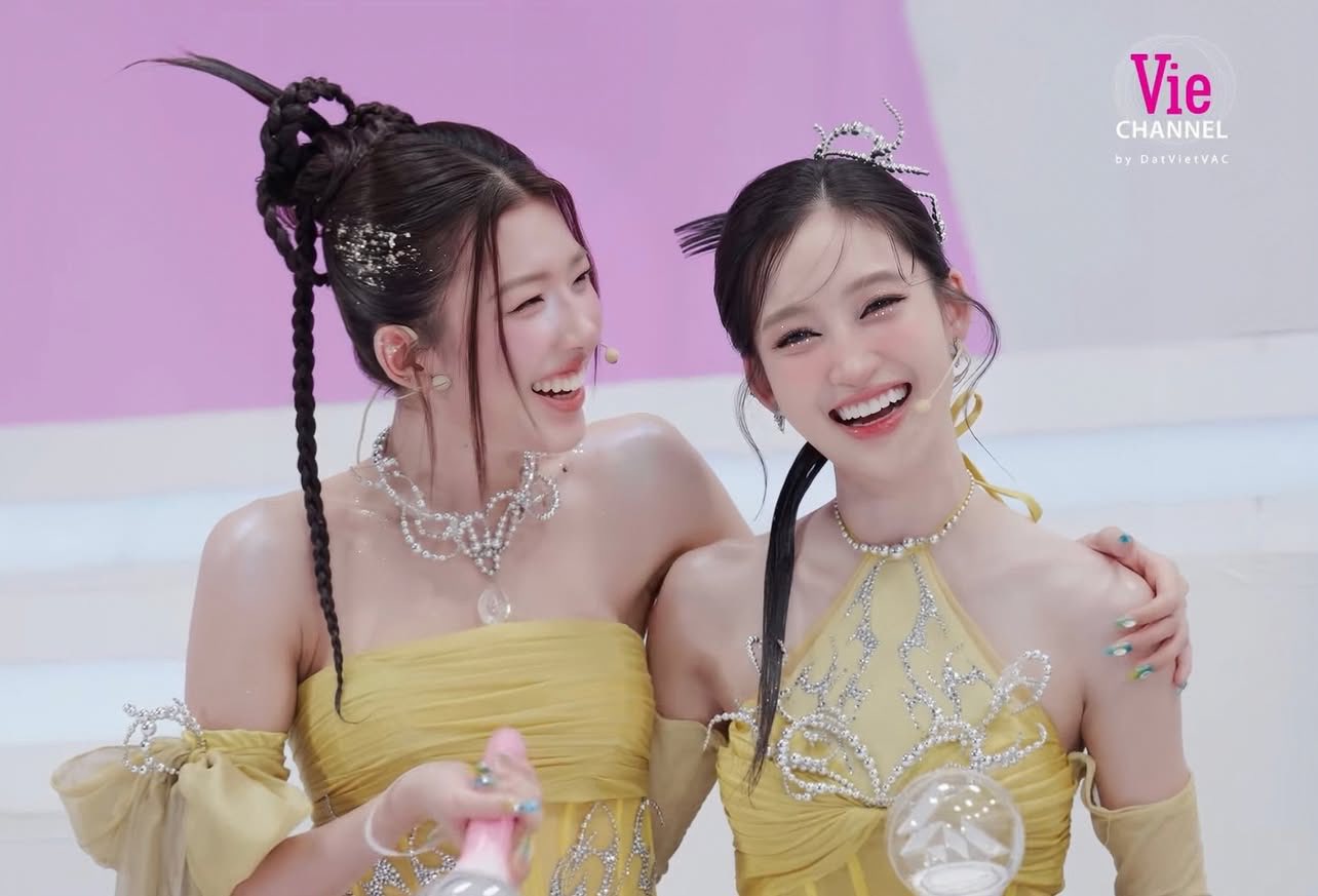 Jyky San ngày càng tỏa sáng tại "Em xinh say hi": Làm răng kiểu này bảo sao visual chuẩn bạch nguyệt quang, nụ cười trong veo ai nhìn cũng mê- Ảnh 1. Jyky San ngày càng tỏa sáng tại "Em xinh say hi": Làm răng kiểu này bảo sao visual chuẩn bạch nguyệt quang, nụ cười trong veo ai nhìn cũng mê- Ảnh 1.
