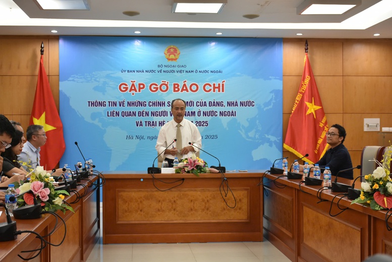 Tạo điều kiện cho kiều bào đóng góp hiệu quả hơn vào sự nghiệp của đất nước- Ảnh 1. Tạo điều kiện cho kiều bào đóng góp hiệu quả hơn vào sự nghiệp của đất nước- Ảnh 1.