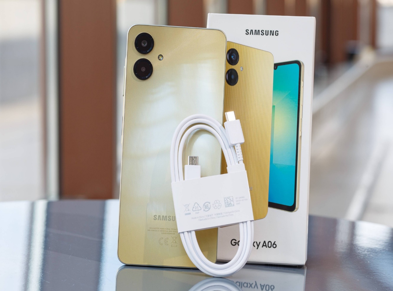 Một mẫu điện thoại Samsung giảm sâu trong tháng 7, thiết kế đẹp như iPhone, giá chỉ hơn 2 triệu- Ảnh 4. Một mẫu điện thoại Samsung giảm sâu trong tháng 7, thiết kế đẹp như iPhone, giá chỉ hơn 2 triệu- Ảnh 4.