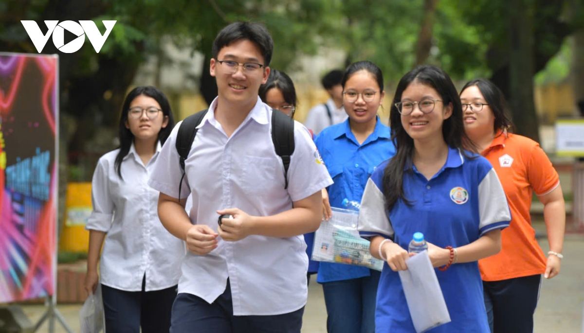 Hà Nội chính thức công bố điểm thi vào lớp 10 năm 2025- Ảnh 2. Hà Nội chính thức công bố điểm thi vào lớp 10 năm 2025- Ảnh 2.