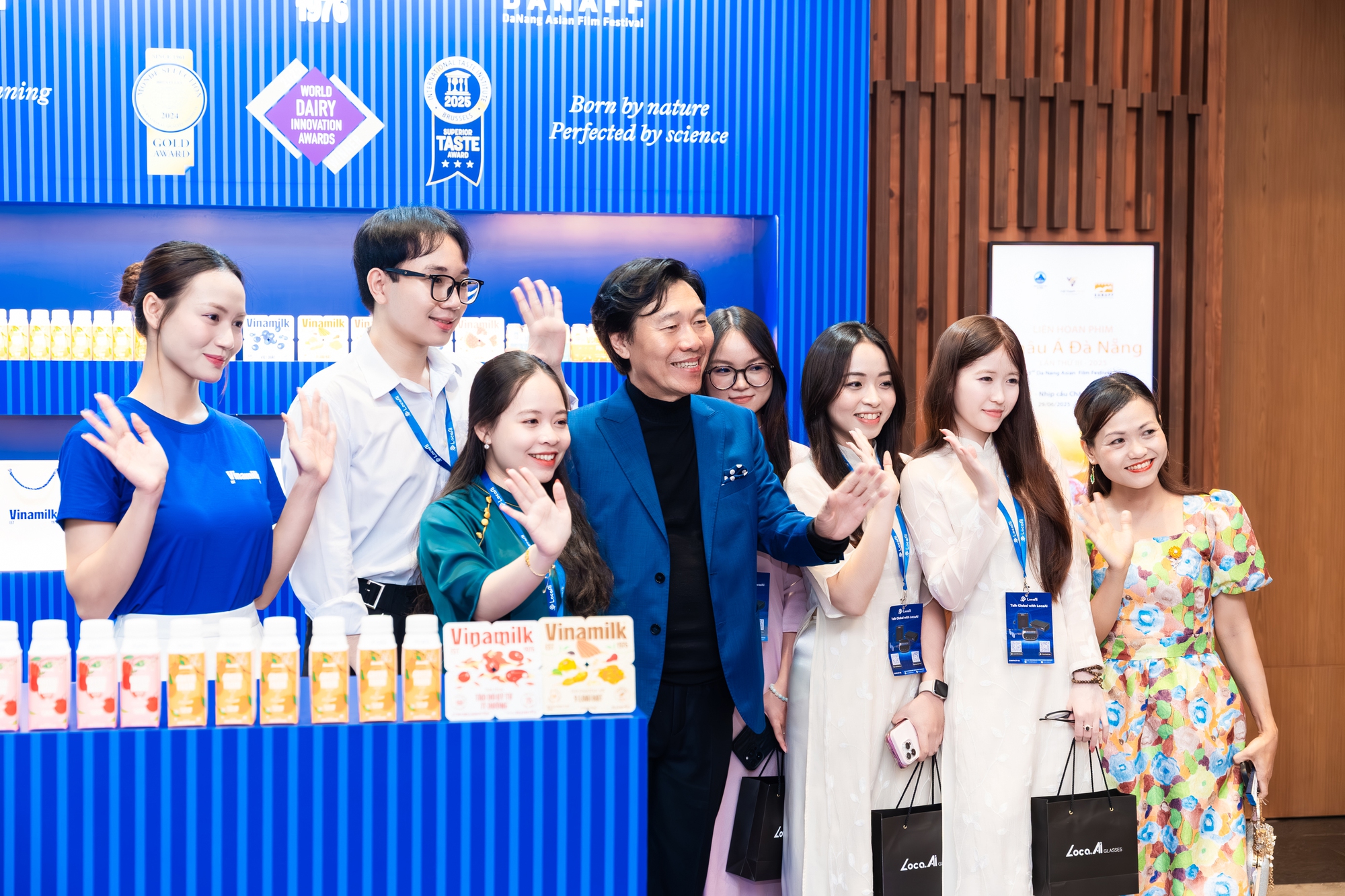 Vinamilk tiếp lửa đam mê, tôn vinh sáng tạo tại sự kiện điện ảnh Châu Á- Ảnh 1. hi88 com tiếp lửa đam mê, tôn vinh sáng tạo tại sự kiện điện ảnh Châu Á- Ảnh 1.