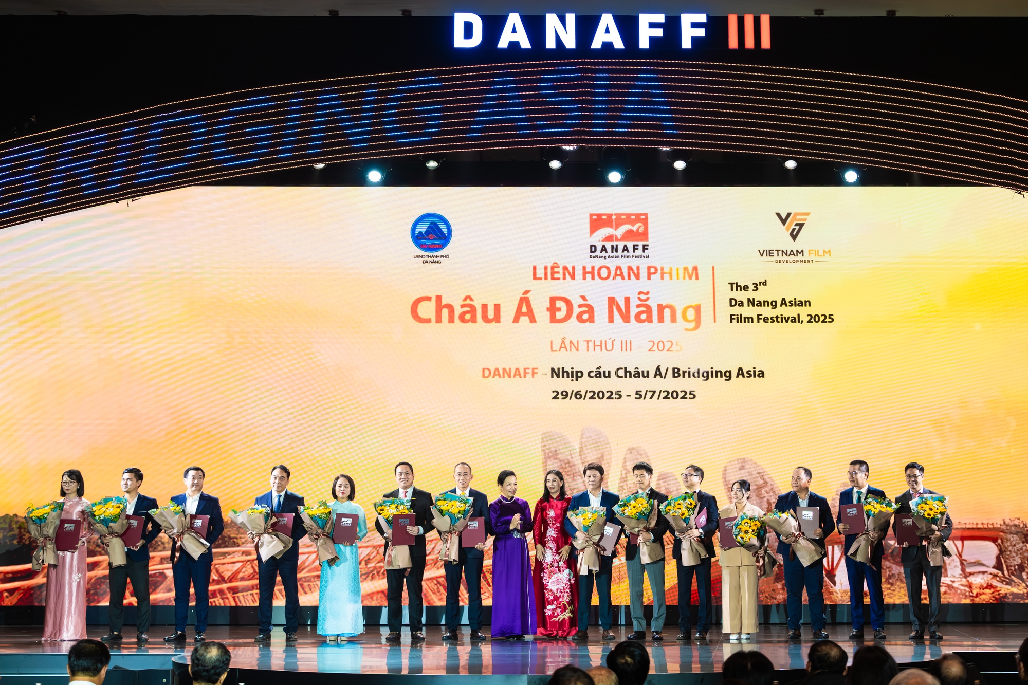 Vinamilk tiếp lửa đam mê, tôn vinh sáng tạo tại sự kiện điện ảnh Châu Á- Ảnh 3. hi88 com tiếp lửa đam mê, tôn vinh sáng tạo tại sự kiện điện ảnh Châu Á- Ảnh 3.