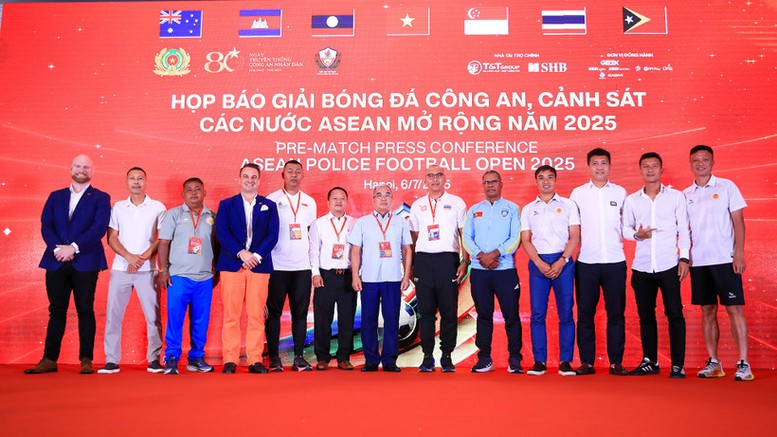 Đội vô địch Giải bóng đá Công an, Cảnh sát các nước ASEAN mở rộng năm 2025 nhận 30.000 USD- Ảnh 1. Đội vô địch Giải bóng đá Công an, Cảnh sát các nước ASEAN mở rộng năm 2025 nhận 30.000 USD- Ảnh 1.