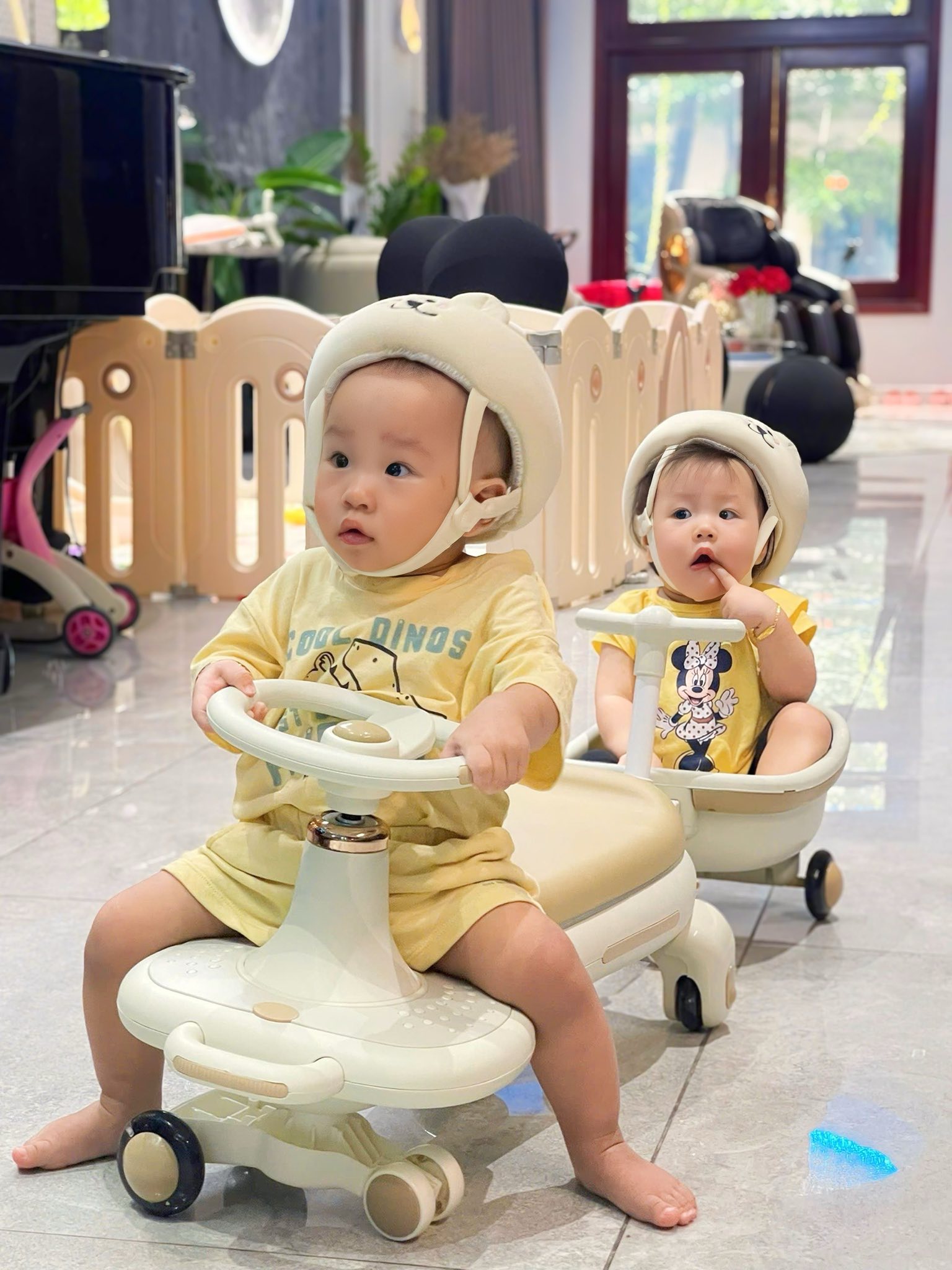 Những hình ảnh đang siêu hot của cặp sinh đôi Jim&Jen khiến hội bỉm sữa phải công nhận mẹ Phương Oanh chăm con kỹ thật!- Ảnh 4. Những hình ảnh đang siêu hot của cặp sinh đôi Jim&Jen khiến hội bỉm sữa phải công nhận mẹ Phương bong da truc tiep xoi lac chăm con kỹ thật!- Ảnh 4.