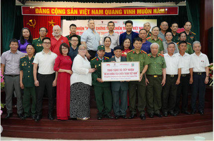 Sắp diễn ra Trưng bày tài liệu nhân dịp “30 năm quan hệ Việt Nam - Hoa Kỳ”- Ảnh 1. Sắp diễn ra Trưng bày tài liệu nhân dịp “30 năm quan hệ Việt Nam - Hoa Kỳ”- Ảnh 1.