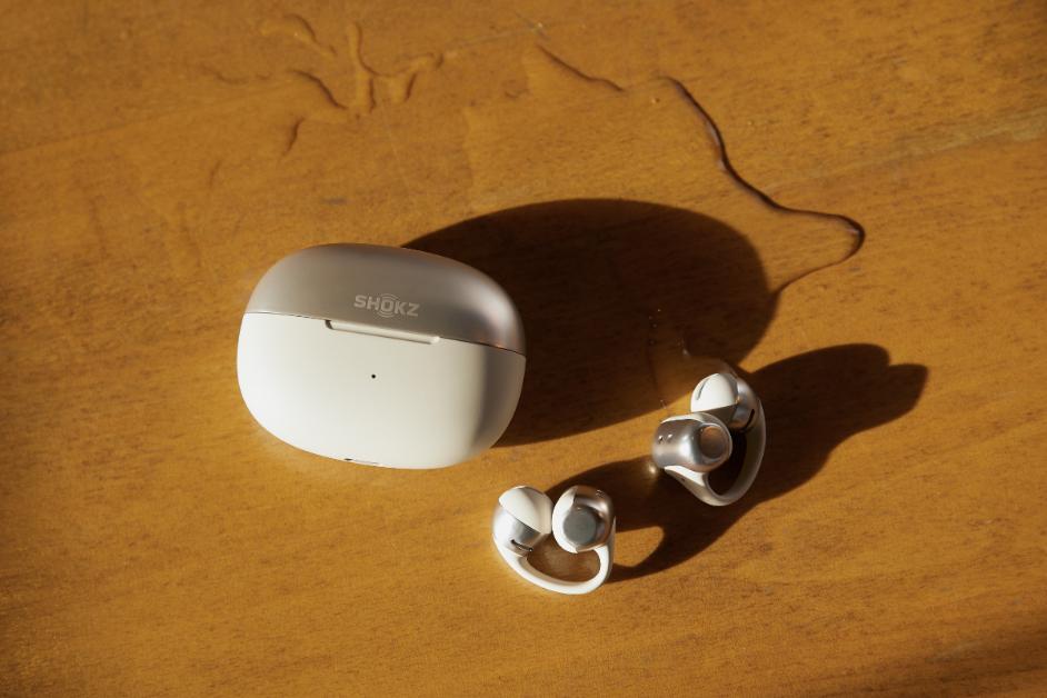 Shokz ra mắt tai nghe kẹp tai OpenDots ONE chưa đến 5 triệu tích hợp Dolby Audio- Ảnh 4. Shokz ra mắt tai nghe kẹp tai OpenDots ONE chưa đến 5 triệu tích hợp Dolby Audio- Ảnh 4.