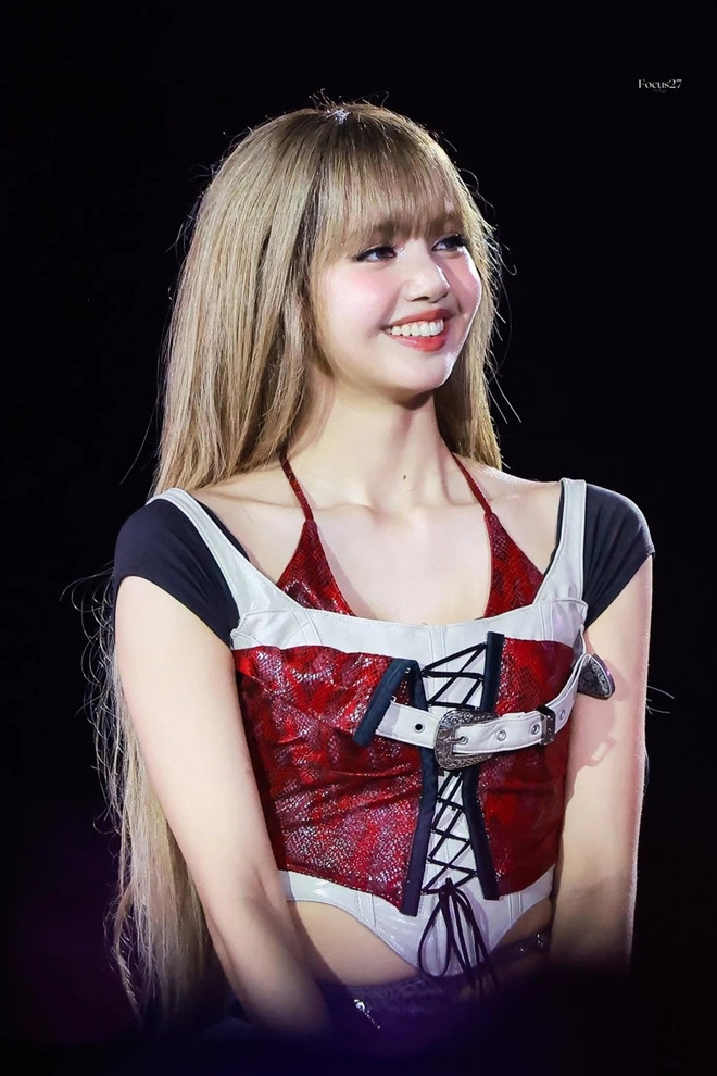 BLACKPINK và visual long lanh vươn tầm quốc tế: 4 thành viên đều chung 1 quyết định đúng đắn để có nhan sắc bạc tỷ!- Ảnh 9. BLACKPINK và visual long lanh vươn tầm quốc tế: 4 thành viên đều chung 1 quyết định đúng đắn để có nhan sắc bạc tỷ!- Ảnh 9.