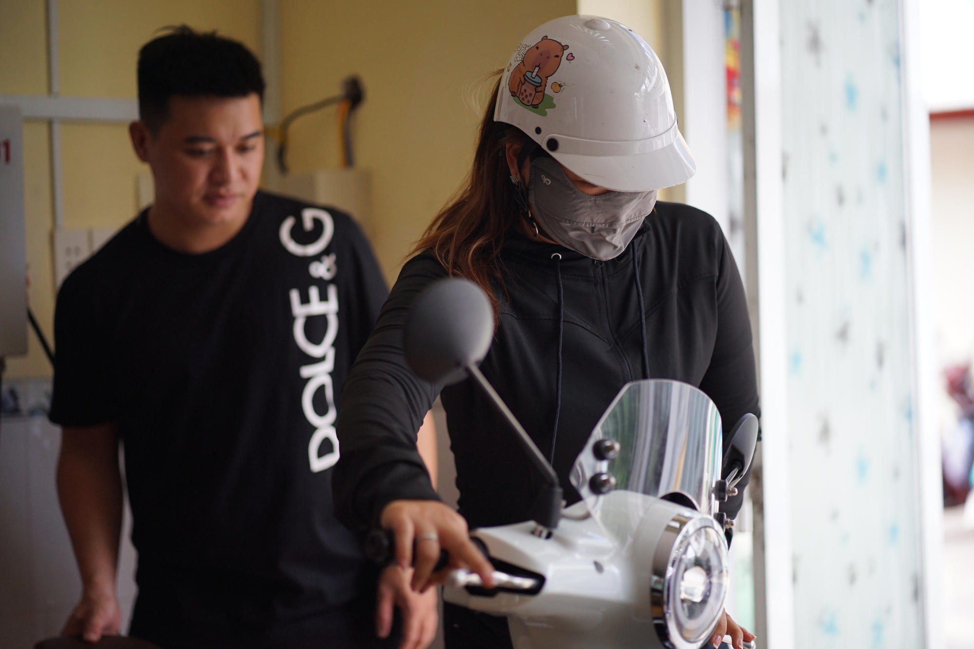 TP.HCM nở rộ trạm sạc xe điện cho tài xế công nghệ: Võng, nước mát, phòng lạnh đủ cả, chi phí chỉ từ nửa bát phở- Ảnh 8. TP.HCM nở rộ trạm sạc keo nha cai com truc tiep bong da điện cho tài xế công nghệ: Võng, nước mát, phòng lạnh đủ cả, chi phí chỉ từ nửa bát phở- Ảnh 8.