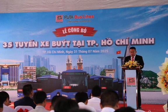 TP. Hồ Chí Minh đưa vào vận hành 35 tuyến xe buýt có trợ giá: Bước tiến lớn trong phát triển giao thông xanh- Ảnh 2. TP. Hồ Chí Minh đưa vào vận hành 35 tuyến xe buýt có trợ giá: Bước tiến lớn trong phát triển giao thông xanh- Ảnh 2.