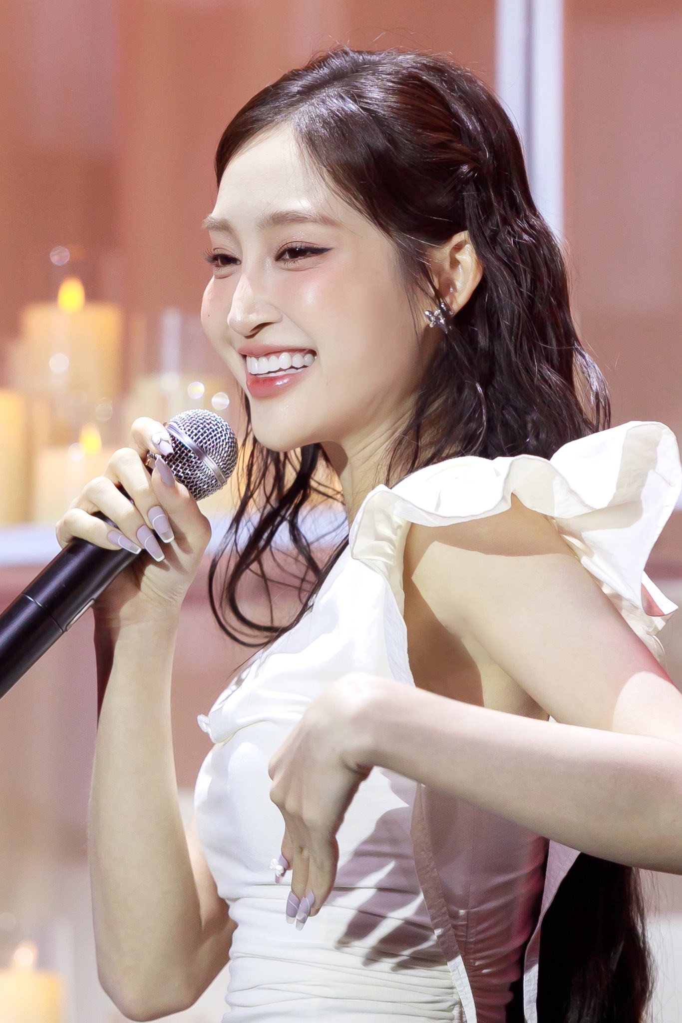Jyky San ngày càng tỏa sáng tại "Em xinh say hi": Làm răng kiểu này bảo sao visual chuẩn bạch nguyệt quang, nụ cười trong veo ai nhìn cũng mê- Ảnh 4. Jyky San ngày càng tỏa sáng tại "Em xinh say hi": Làm răng kiểu này bảo sao visual chuẩn bạch nguyệt quang, nụ cười trong veo ai nhìn cũng mê- Ảnh 4.