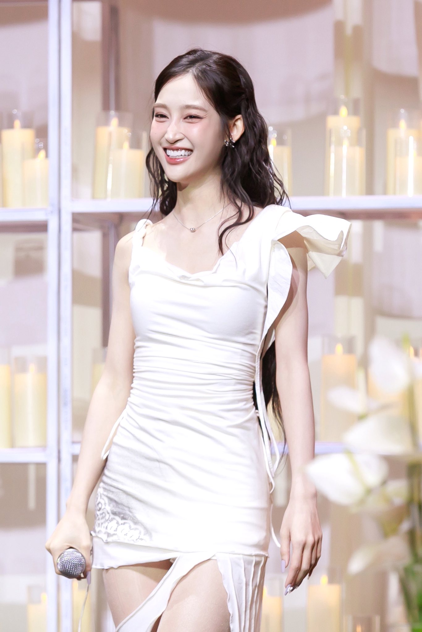 Jyky San ngày càng tỏa sáng tại "Em xinh say hi": Làm răng kiểu này bảo sao visual chuẩn bạch nguyệt quang, nụ cười trong veo ai nhìn cũng mê- Ảnh 5. Jyky San ngày càng tỏa sáng tại "Em xinh say hi": Làm răng kiểu này bảo sao visual chuẩn bạch nguyệt quang, nụ cười trong veo ai nhìn cũng mê- Ảnh 5.