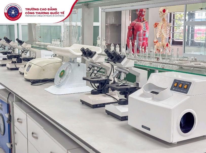 Khám phá phòng thực hành chuẩn “5 sao” của sinh viên Cao đẳng Công thương Quốc tế- Ảnh 2. Khám phá phòng thực hành chuẩn “5 sao” của truc tiep bong da vtv6 viên Cao đẳng Công thương Quốc tế- Ảnh 2.