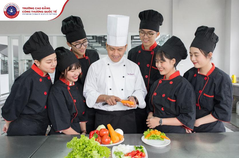 Khám phá phòng thực hành chuẩn “5 sao” của sinh viên Cao đẳng Công thương Quốc tế- Ảnh 3. Khám phá phòng thực hành chuẩn “5 sao” của truc tiep bong da vtv6 viên Cao đẳng Công thương Quốc tế- Ảnh 3.