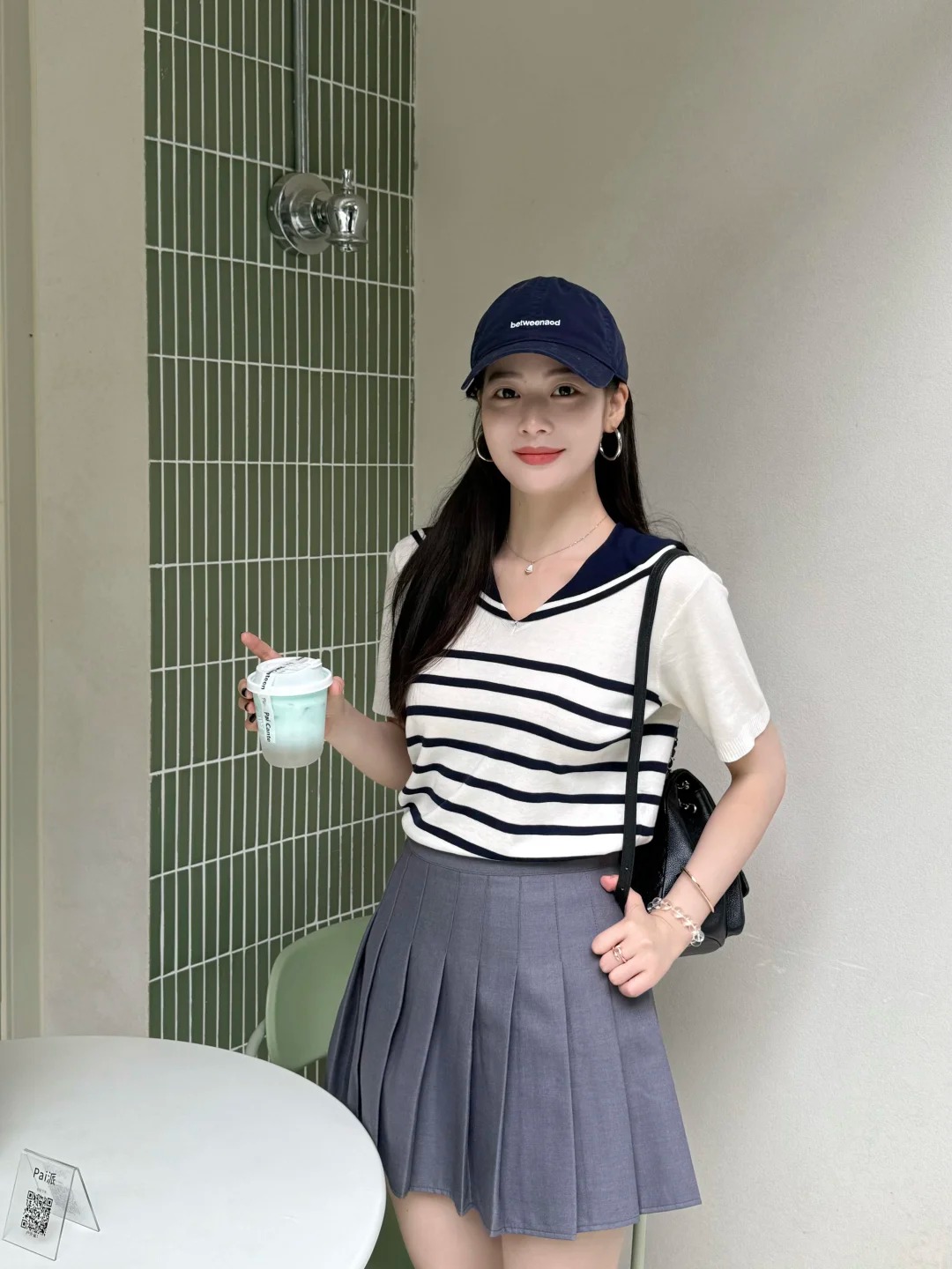 Mặc họa tiết kẻ ngang thế nào để vừa thời thượng vừa mang lại may mắn?- Ảnh 8. Mặc họa tiết kẻ ngang thế nào để vừa thời thượng vừa mang lại may mắn?- Ảnh 8.