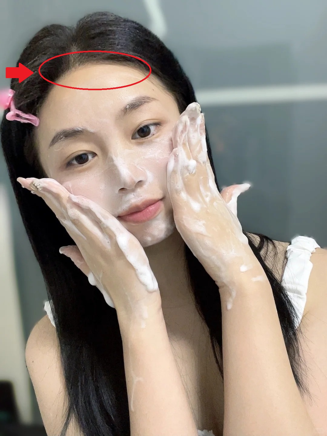 Thay đổi cách rửa mặt, lỗ chân lông của tôi nhỏ hẳn lại và da "đẹp lên trông thấy"- Ảnh 4.