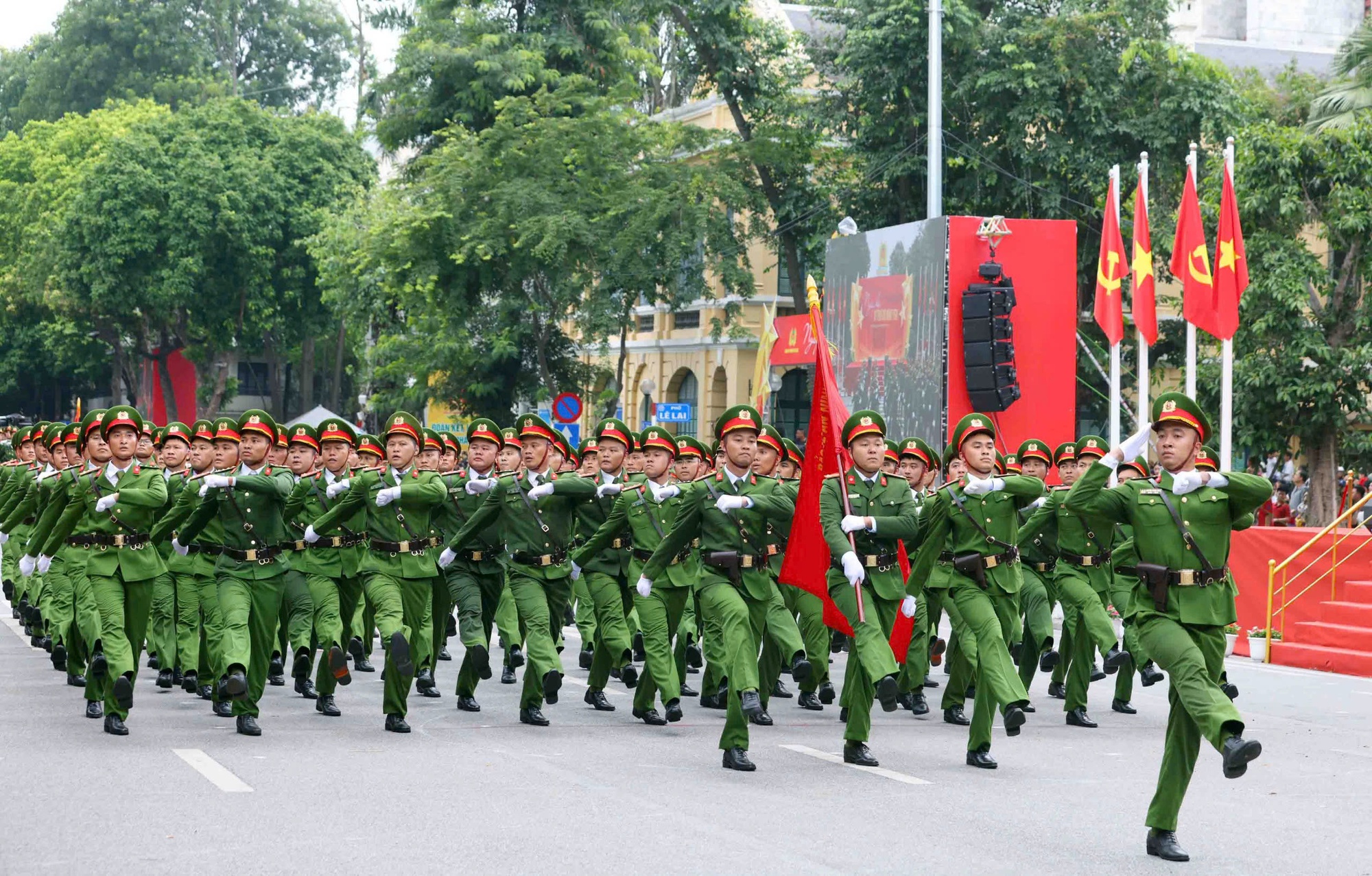 Ngày hội 'Vì Thủ đô bình yên' - Tôn vinh 80 năm truyền thống Công an Thủ đô- Ảnh 9. Ngày hội 'Vì Thủ đô bình yên' - Tôn vinh 80 năm truyền thống Công an Thủ đô- Ảnh 9.