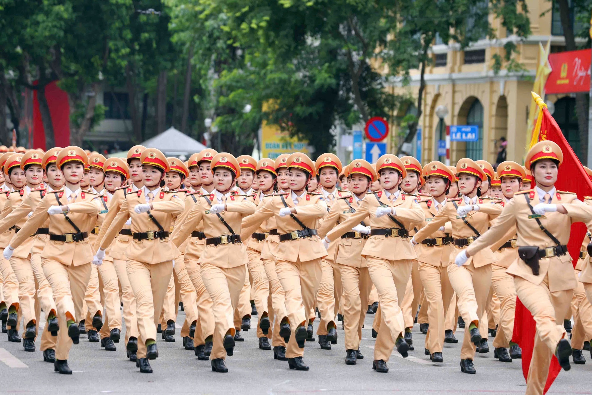 Ngày hội 'Vì Thủ đô bình yên' - Tôn vinh 80 năm truyền thống Công an Thủ đô- Ảnh 10. Ngày hội 'Vì Thủ đô bình yên' - Tôn vinh 80 năm truyền thống Công an Thủ đô- Ảnh 10.