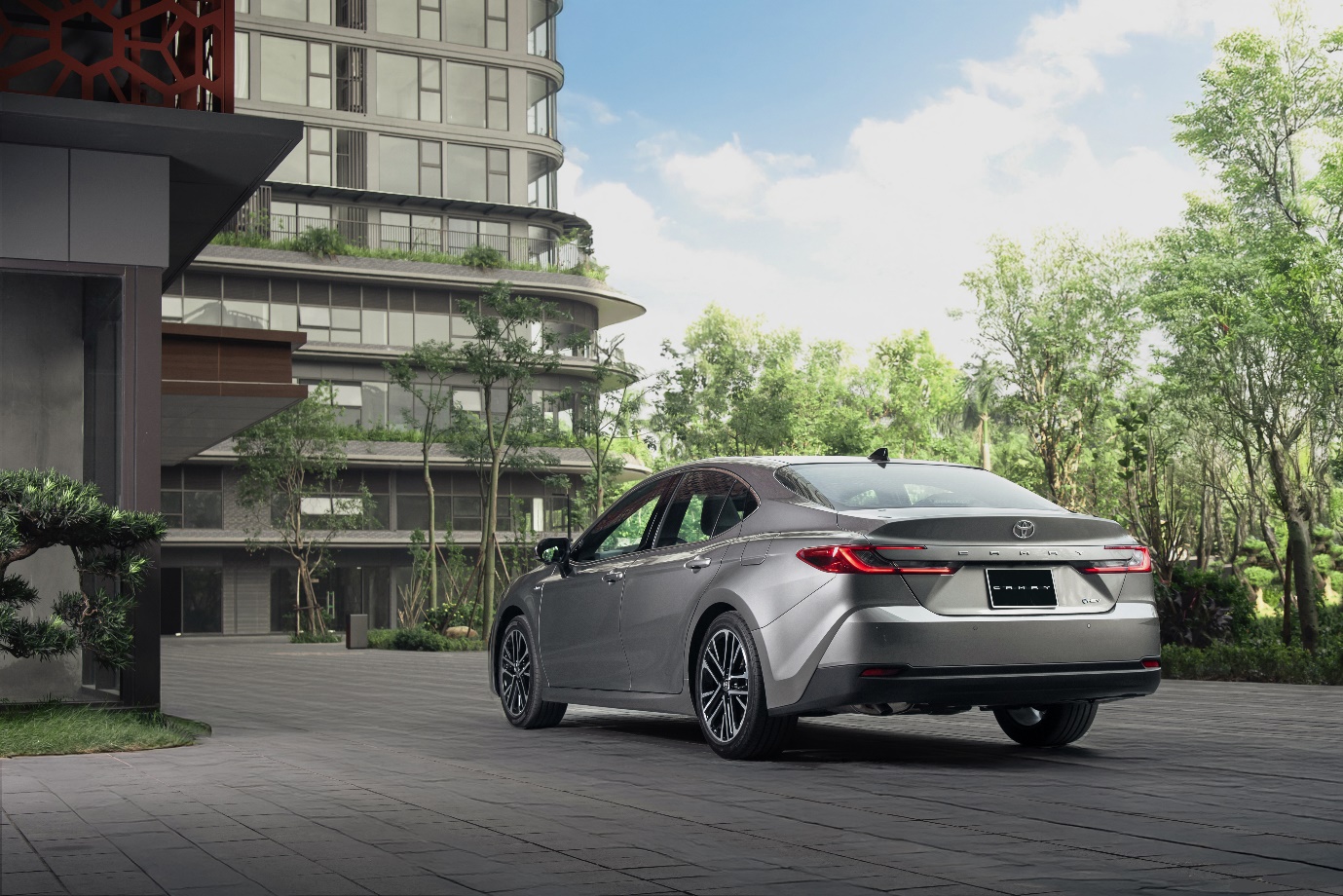 Toyota Camry 2025 - vị thế khó lật đổ trong phân khúc D-sedan tại Việt Nam- Ảnh 3. Toyota Camry 2025 - vị thế khó lật đổ trong phân khúc D-sedan tại Việt Nam- Ảnh 3.