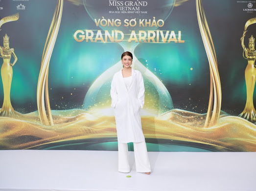Lily Chen chia sẻ lý do mặc áo blouse trắng tại buổi casting của Hoa hậu hoà bình Việt Nam 2025- Ảnh 1. Lily Chen chia sẻ lý do mặc áo blouse trắng tại buổi casting của Hoa hậu hoà bình Việt Nam 2025- Ảnh 1.