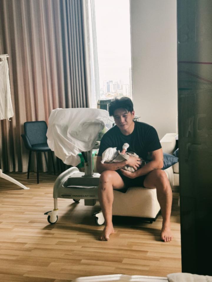Huy Trần sụt cân, mất ngủ sau 1 tuần lên chức 