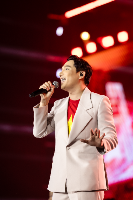 Minh Beta: "Cả đời cặm cụi làm doanh nhân… nhưng hạnh phúc nhất là được hát cho Tổ quốc"- Ảnh 2.