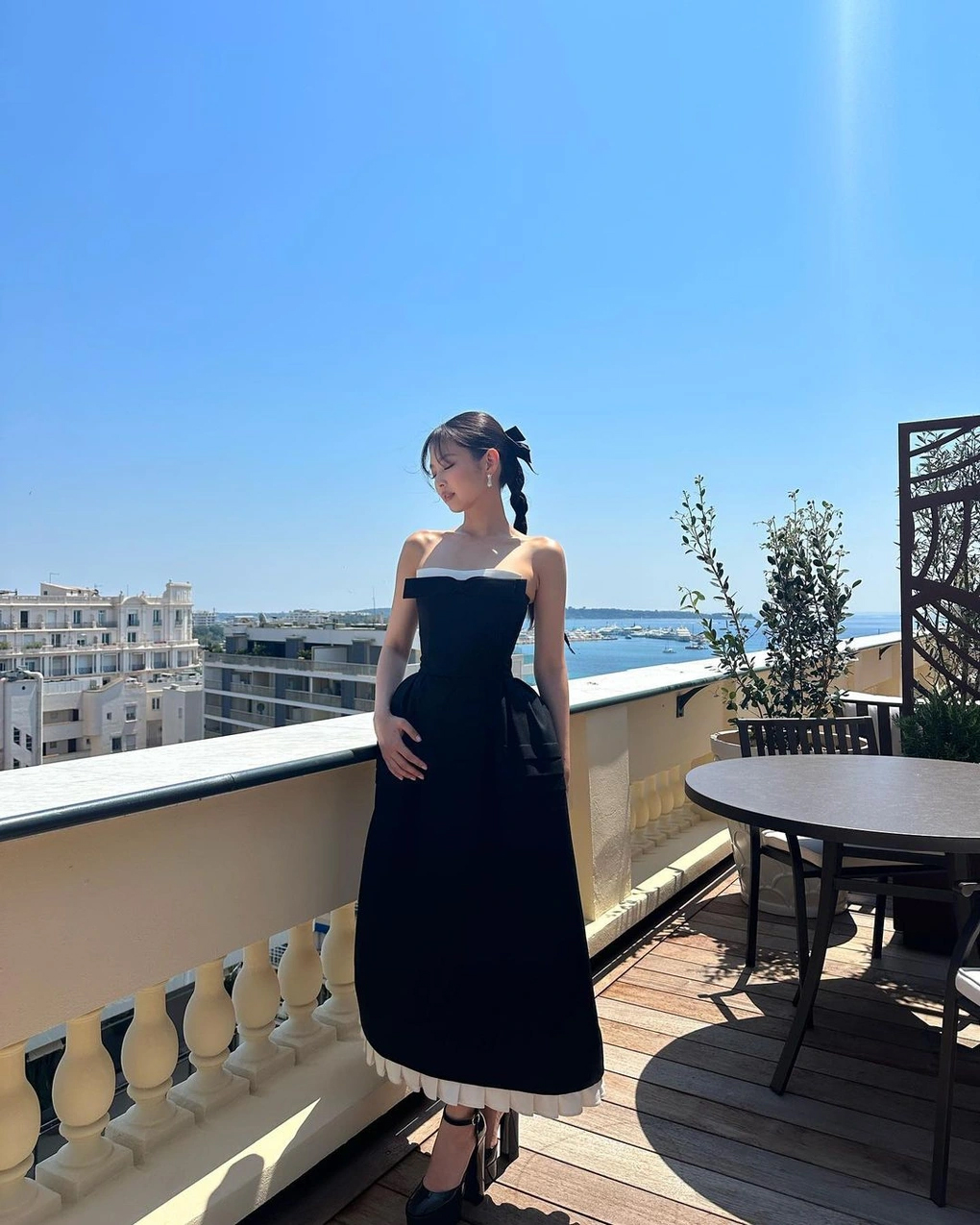 CĐM chạy theo mốt bờ vai Jennie vì vừa khỏe khoắn vừa sexy, đẹp cỡ này bảo sao cả nam lẫn nữ đều chết mê chết mệt- Ảnh 7. CĐM chạy theo mốt bờ vai Jennie vì vừa khỏe khoắn vừa sexy, đẹp cỡ này bảo sao cả nam lẫn nữ đều chết mê chết mệt- Ảnh 7.