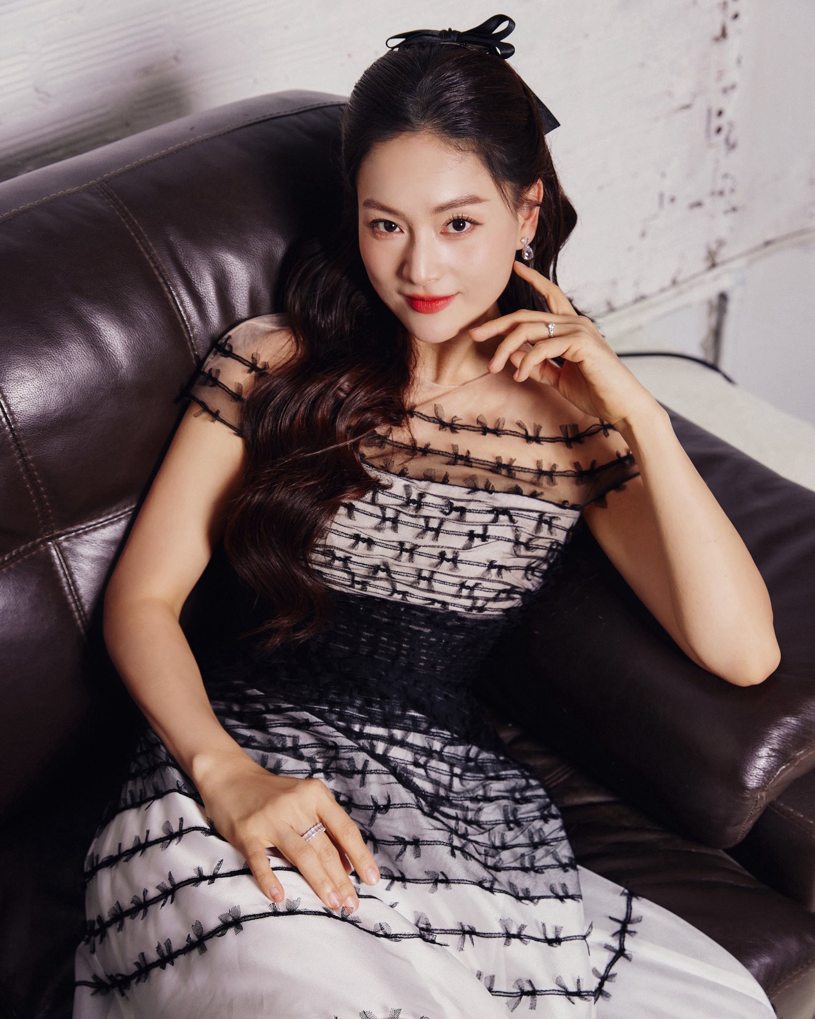 Lan Phương hậu ly hôn chồng Tây: "Không suy nghĩ nhiều, sống cách biệt với mọi thứ, chỉ có mình và 2 con"- Ảnh 1. Lan Phương hậu ly hôn chồng Tây: "Không suy nghĩ nhiều, sống cách biệt với mọi thứ, chỉ có mình và 2 con"- Ảnh 1.