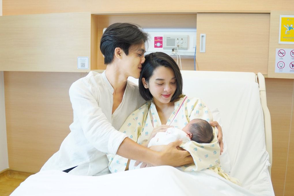 Quỳnh Lương than thở về ngoại hình của con gái mới chào đời, chuyện gì đây?- Ảnh 4. Quỳnh Lương than thở về ngoại hình của con gái mới chào đời, chuyện gì đây?- Ảnh 4.