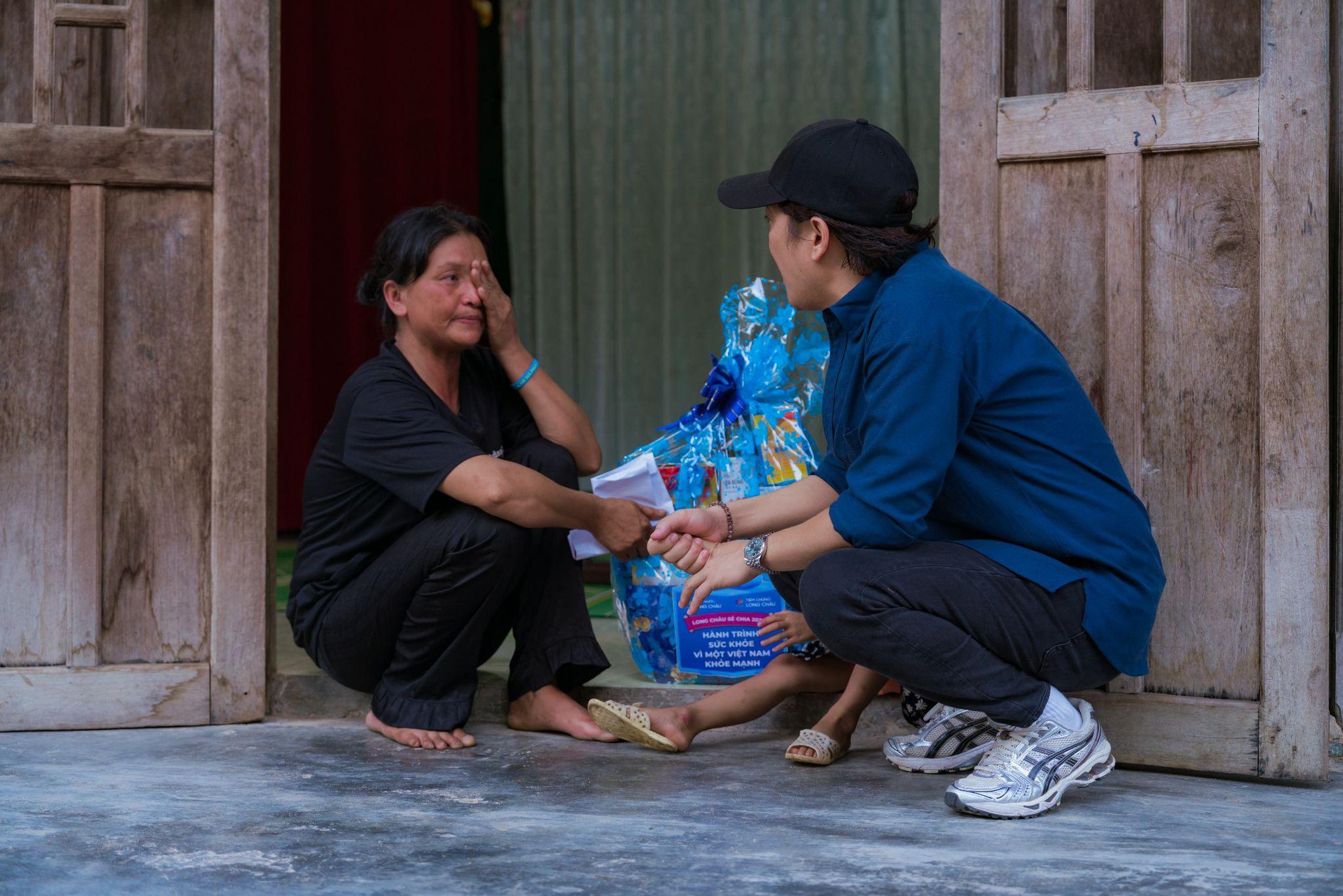 Long Châu cùng Trường Giang mang “Hành trình sẻ chia” đến với bà con vùng biên giới- Ảnh 3. Long Châu cùng Trường Giang mang “Hành trình sẻ chia” đến với bà con vùng biên giới- Ảnh 3.