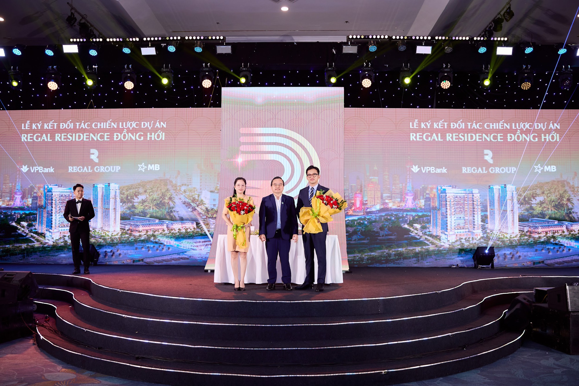 Gần 1000 khách hàng “tranh nhau” 300 căn hộ view biển tại Regal Residence Đồng Hới- Ảnh 2.