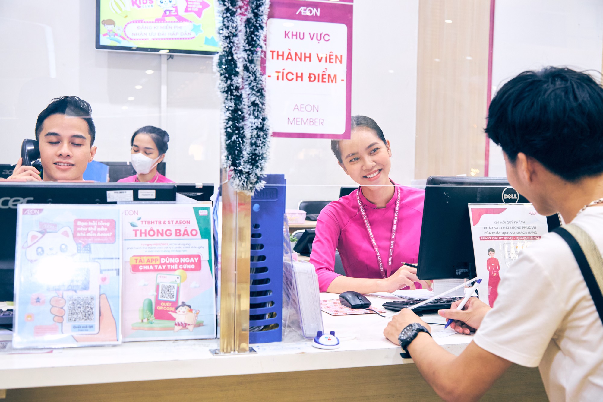 AEON nhận “cú đúp” hai năm liền tại “Nơi làm việc tốt nhất Châu Á”- Ảnh 4. AEON nhận “cú đúp” hai năm liền tại “Nơi làm việc tốt nhất Châu Á”- Ảnh 4.