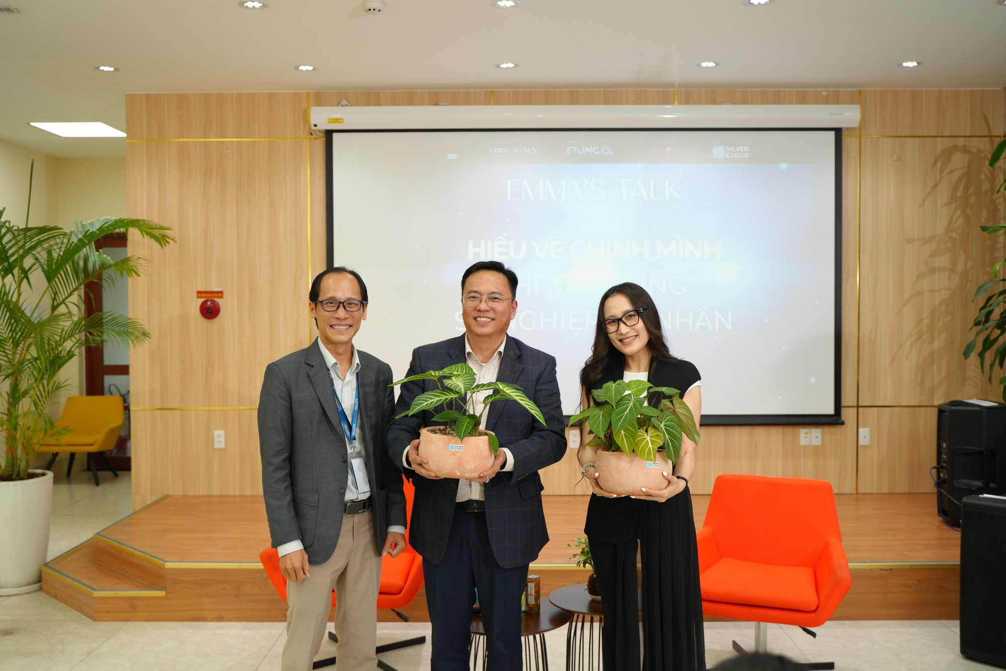 Silver Cloud cùng với thông điệp “sự chân thành” trong hội thảo phát triển bản thân Emma’s Talk- Ảnh 4.