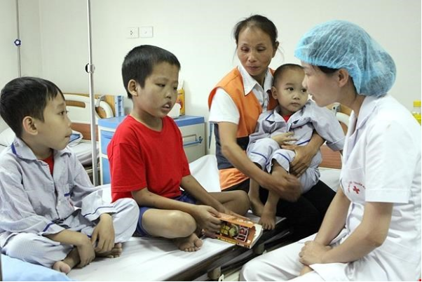 Bỏ qua bước sàng lọc, nhiều trẻ phải sống nhờ truyền máu cả đời- Ảnh 2.