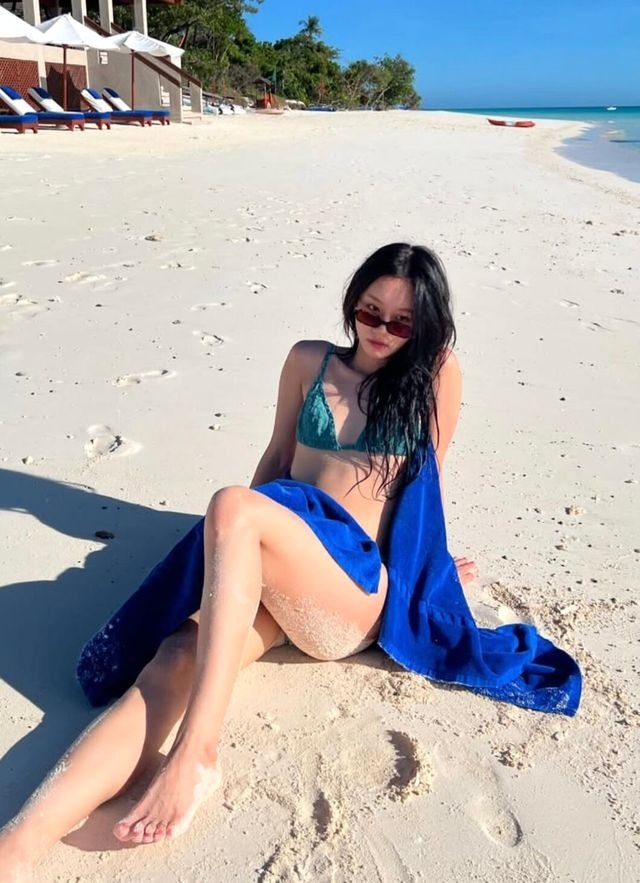 Hyeri diện bikini lộ v&ograve;ng 2 xồ xề, h&oacute;a ra trước giờ l&agrave; "th&aacute;nh sống ảo", photoshop th&agrave;nh thần?- Ảnh 4.