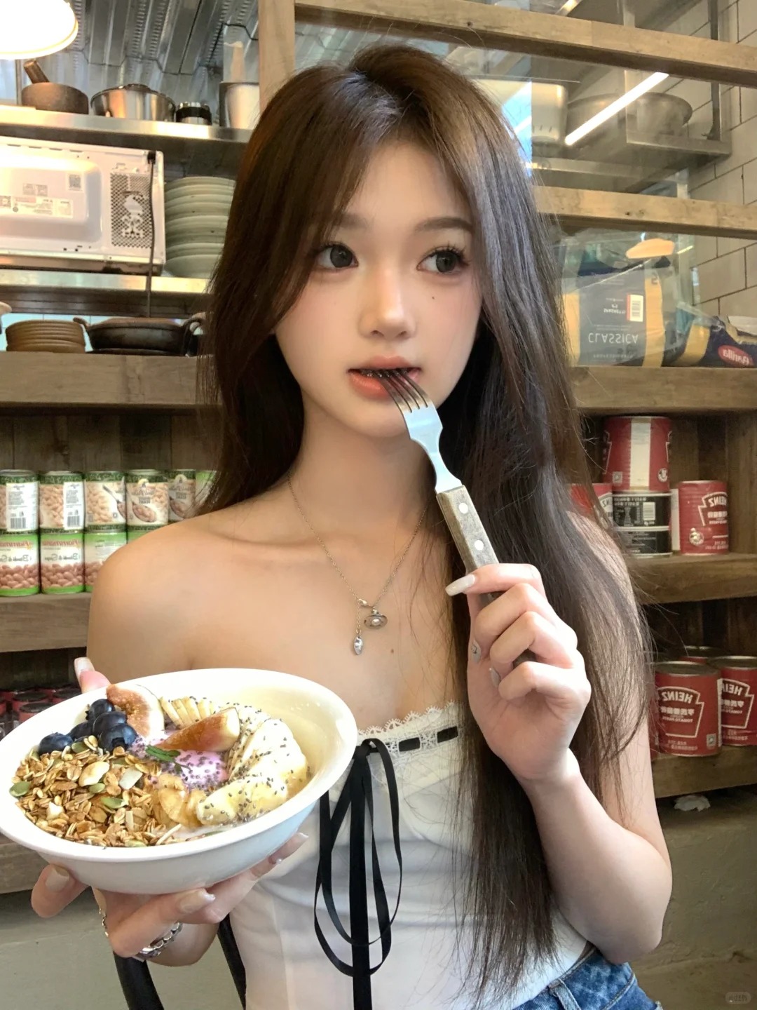 Mỗi sáng pha 1 thìa bột này ăn với sữa chua sẽ giúp da dẻ căng mịn, "chặn đứng" nếp nhăn mới- Ảnh 2. Mỗi sáng pha 1 thìa bột này ăn với sữa chua sẽ giúp da dẻ căng mịn, "chặn đứng" nếp nhăn mới- Ảnh 2.