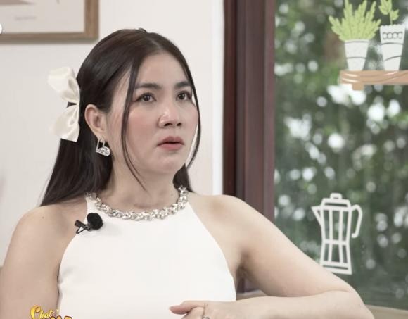 Bầu 5 tháng, bác sĩ báo tin có nguy cơ đình chỉ thai, Kha Ly rơi nước mắt nghĩ đến điều này- Ảnh 1. Bầu 5 tháng, bác sĩ báo tin có nguy cơ đình chỉ thai, Kha xem bong da truc tiep cup c1 rơi nước mắt nghĩ đến điều này- Ảnh 1.