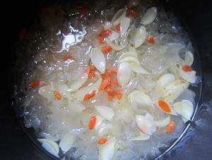 3 "m&oacute;n canh v&agrave;ng" dễ nấu bạn n&ecirc;n lu&acirc;n phi&ecirc;n ăn trong m&ugrave;a thu: Vừa bổ dưỡng, ngon miệng lại gi&uacute;p giải nhiệt- Ảnh 5.