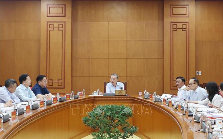 Tổng Bí thư: Công tác chuẩn bị, tổ chức Lễ kỷ niệm, diễu binh, diễu hành phải thật sự chu đáo, an toàn- Ảnh 3. Tổng Bí thư: Công tác chuẩn bị, tổ chức Lễ kỷ niệm, diễu binh, diễu hành phải thật sự chu đáo, an toàn- Ảnh 3.