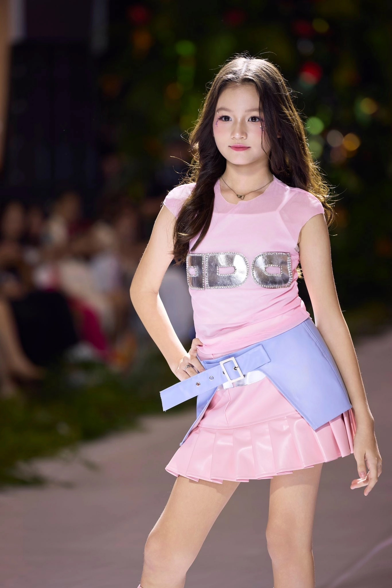 Cuối cùng cũng tìm ra bí quyết tăng chiều cao của con gái ca sĩ Phương Vy: 5 tuổi đã đam mê làm 1 việc để visual chuẩn Hoa hậu tương lai- Ảnh 3.