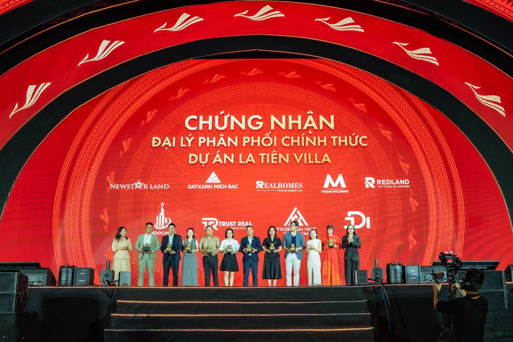 INDOCHINE tự hào trở thành đại lý phân phối bất động sản hạng sang La Tiên Villa- Ảnh 1. INDOCHINE tự hào trở thành đại lý phân phối bất động sản hạng sang La Tiên Villa- Ảnh 1.