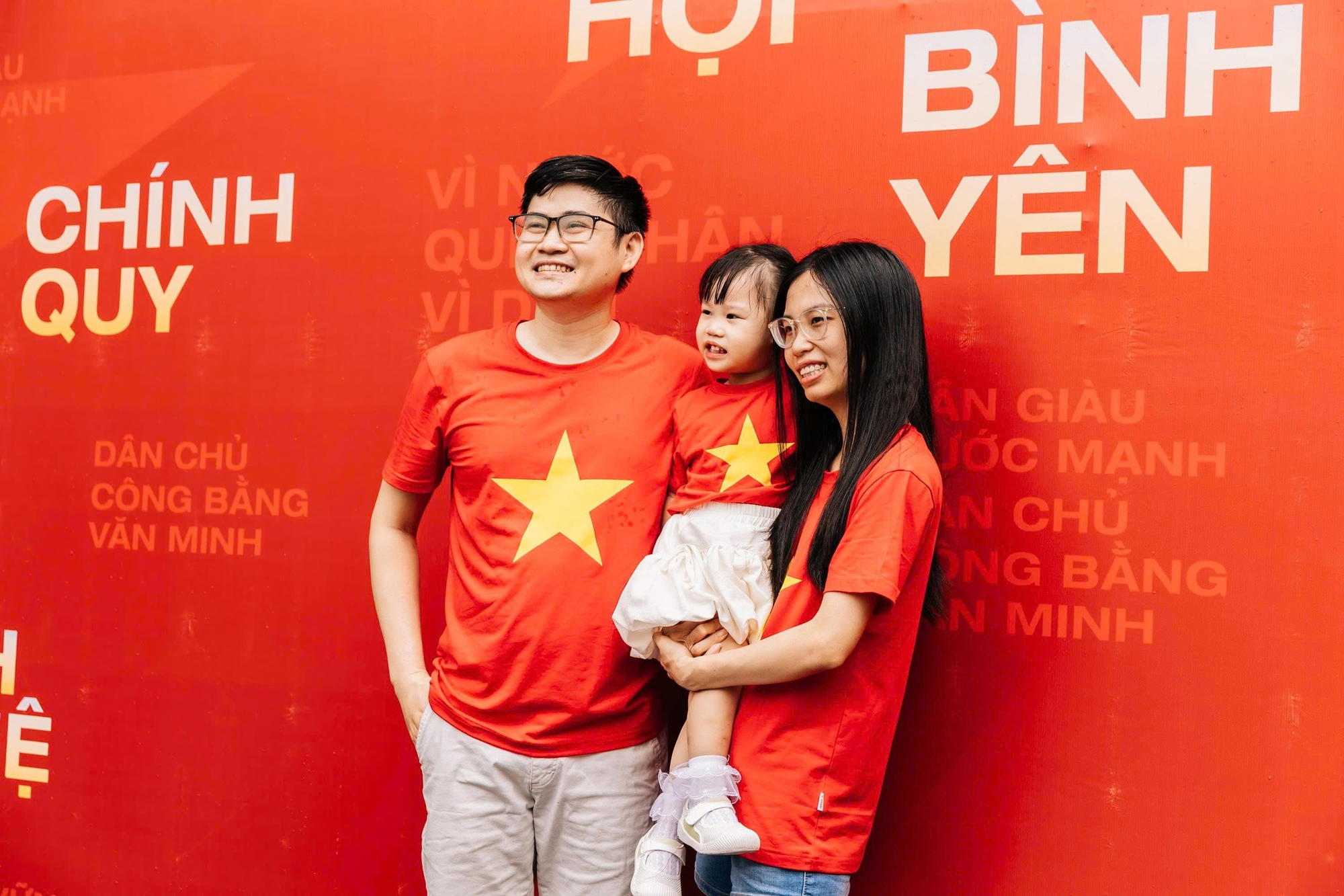 Đưa con nhỏ đi xem A80 mà vẫn lo nắng nóng, đông người: Đã có cách để cả nhà yên tâm hơn- Ảnh 7. Đưa con nhỏ đi xem A80 mà vẫn lo nắng nóng, đông người: Đã có cách để cả nhà yên tâm hơn- Ảnh 7.