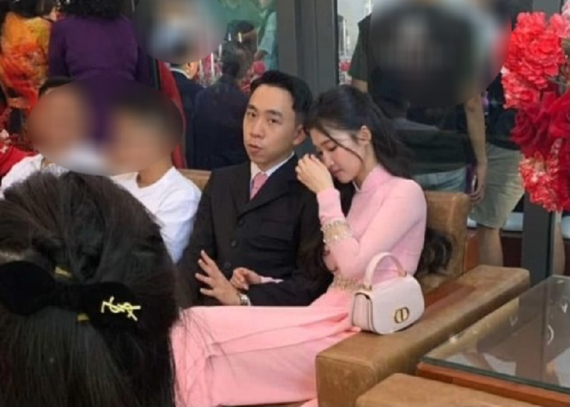 Á hậu Phương Nhi và mẹ chồng xách túi sang trọng trong lần xuất hiện hiếm hoi- Ảnh 4.