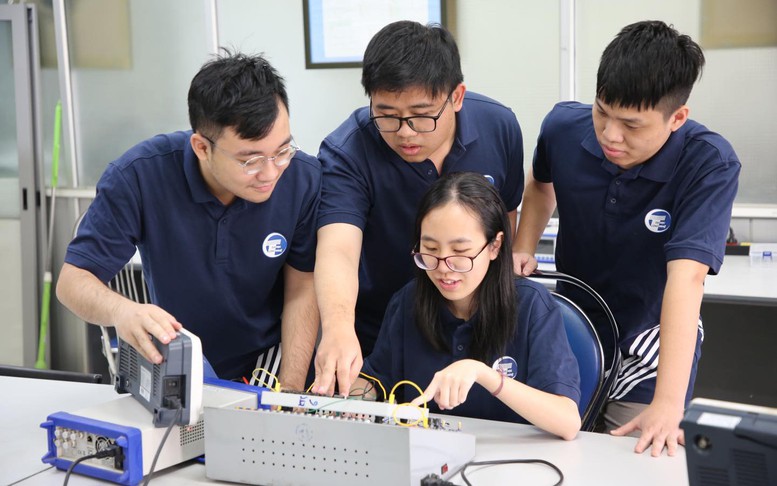 Công bố điểm chuẩn các trường đại học 2025: CẬP NHẬT điểm chuẩn từ chiều 22/8- Ảnh 4. Công bố điểm chuẩn các trường đại học 2025: CẬP NHẬT điểm chuẩn từ chiều 22/8- Ảnh 4.