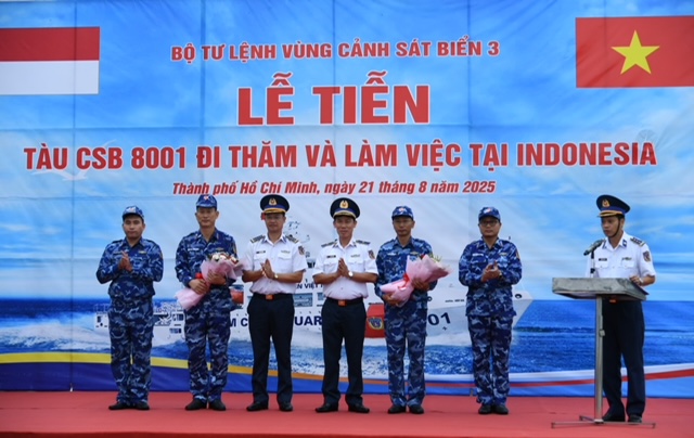 Đoàn công tác Cảnh sát biển Việt Nam bắt đầu hải trình đến Indonesia- Ảnh 2. Đoàn công tác Cảnh sát biển Việt Nam bắt đầu hải trình đến Indonesia- Ảnh 2.