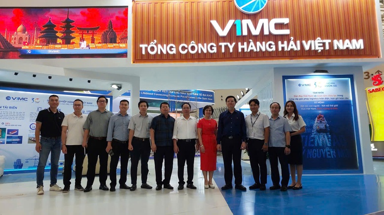Chỉnh sửa, hoàn thiện các gian hàng, bảo đảm điều kiện tốt nhất cho khai mạc Triển lãm- Ảnh 3. Chỉnh sửa, hoàn thiện các gian hàng, bảo đảm điều kiện tốt nhất cho khai mạc Triển lãm- Ảnh 3.
