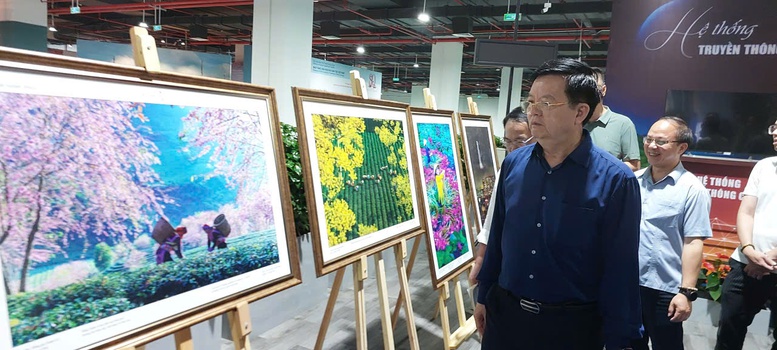 Chỉnh sửa, hoàn thiện các gian hàng, bảo đảm điều kiện tốt nhất cho khai mạc Triển lãm- Ảnh 4. Chỉnh sửa, hoàn thiện các gian hàng, bảo đảm điều kiện tốt nhất cho khai mạc Triển lãm- Ảnh 4.