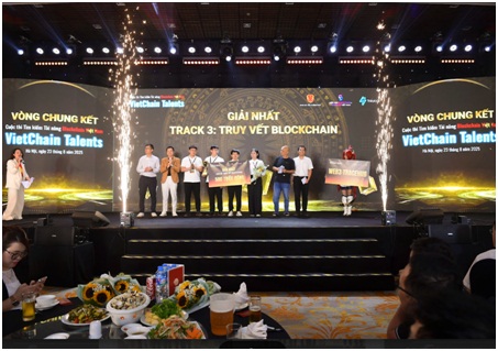 A4 Đội Web3 TraceHub đã xuất sắc vượt qua các đối thủ để giành giải Nhất chủ đề 3 A4 Đội Web3 TraceHub đã xuất sắc vượt qua các đối thủ để giành giải Nhất chủ đề 3