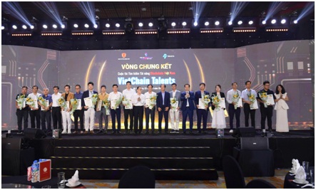 Hội đồng Giám khảo của VietChain Talents 2025 gồm 24 thành viên, đến từ các đơn vị đầu ngành trong các lĩnh vực trọng yếu Hội đồng Giám khảo của VietChain Talents 2025 gồm 24 thành viên, đến từ các đơn vị đầu ngành trong các lĩnh vực trọng yếu
