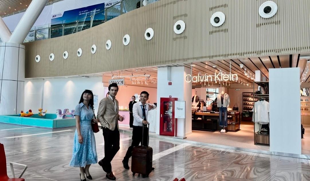Giữa Tân Sơn Nhất, có “phố hiệu” và một Việt Nam duyên dáng- Ảnh 1. Giữa Tân Sơn Nhất, có “phố hiệu” và một Việt Nam duyên dáng- Ảnh 1.